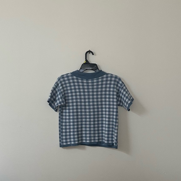 Cute gingham style top - Picture 2 of 2